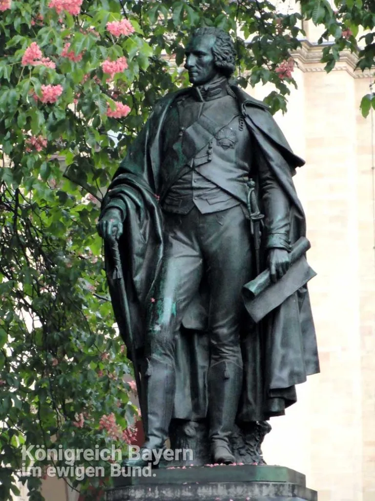Benjamin_Thompson_Munich_frei_800px-768x1024.jpg