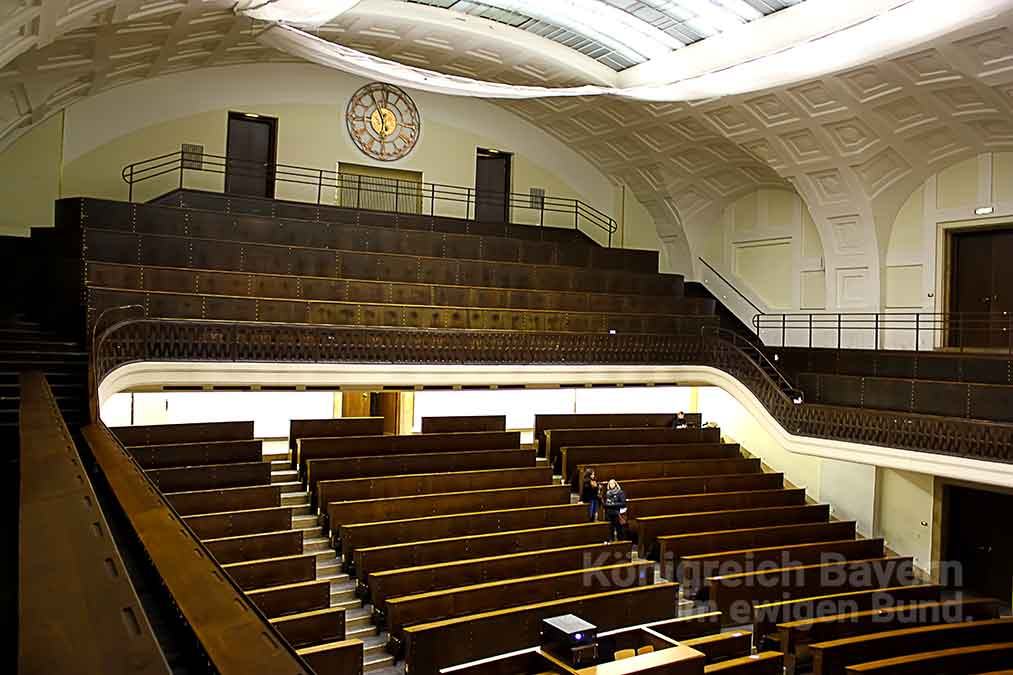 LMU_Muenchen_-_Audimax2.jpg