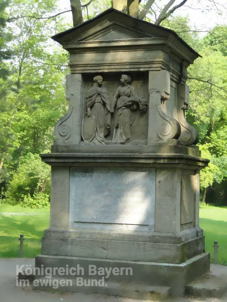 Rumford-Denkmal_Munich_frei_800px-1-768x1024.jpg