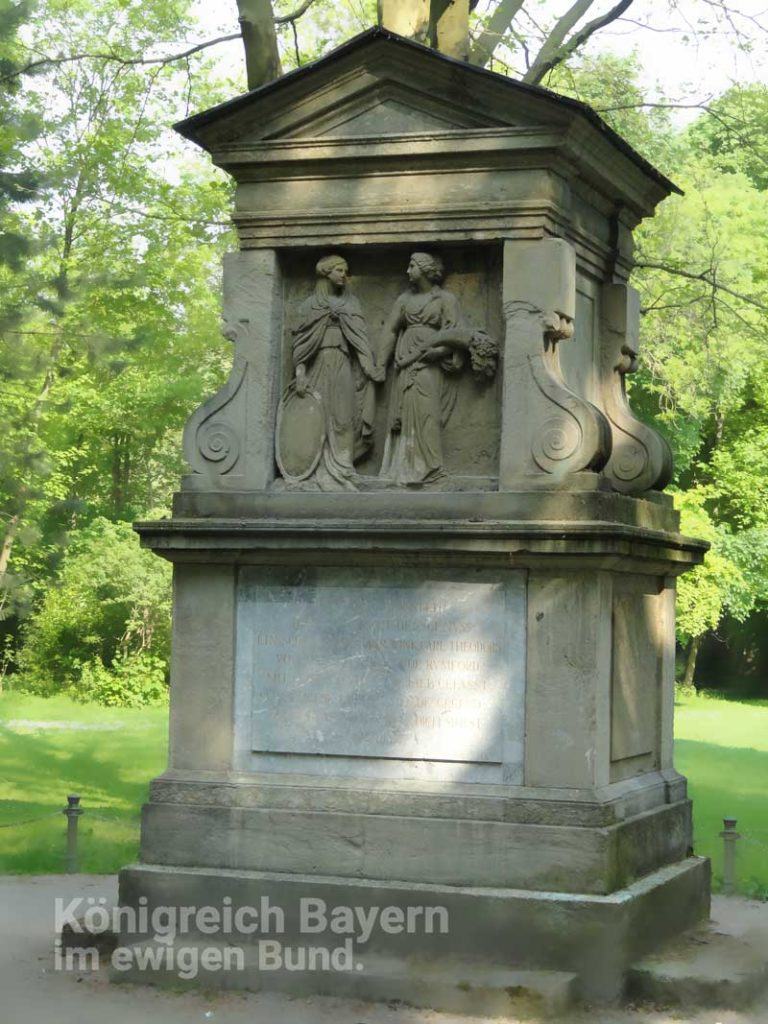 Rumford-Denkmal_Munich_frei_800px-1-768x1024.jpg