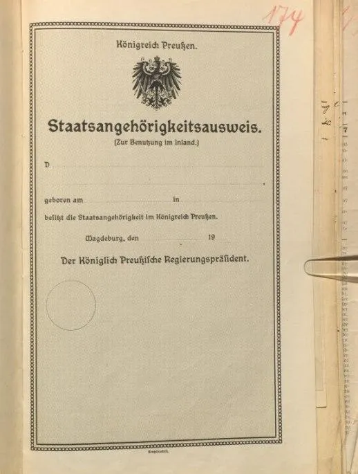 Triologie_Staatsangehoerigkeitsausweis.jpg