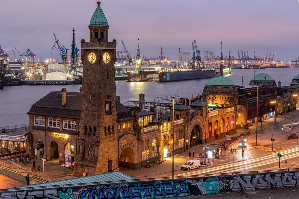 hamburg_hafen_uhrturm-1024x683.jpg